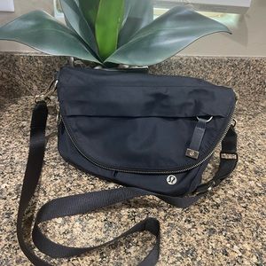 Lululemon Festival Crossbody